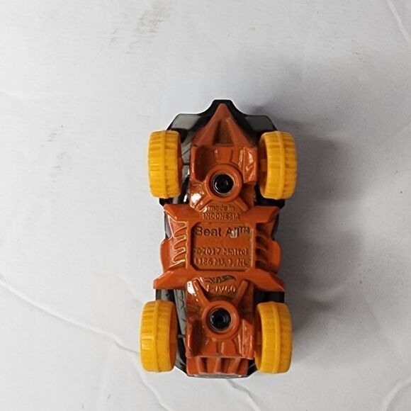 2017 STREET BEASTS Design BEAT ALL trans orange LOOSE Hot Wheels - Picture 4 of 5